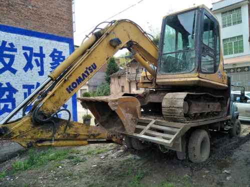 重庆出售转让二手11000小时2009年小松PC60挖掘机