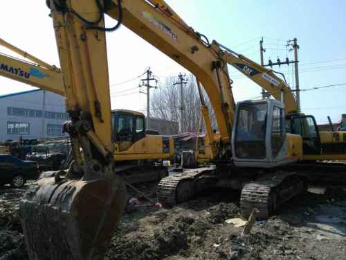 黑龙江出售转让二手18000小时2004年住友SH220挖掘机