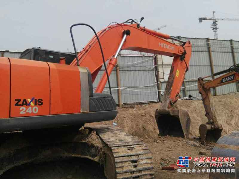 山西出售转让二手6000小时2009年日立ZX240挖掘机