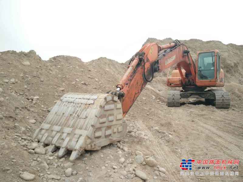 河北出售转让二手5800小时2009年斗山DH215挖掘机