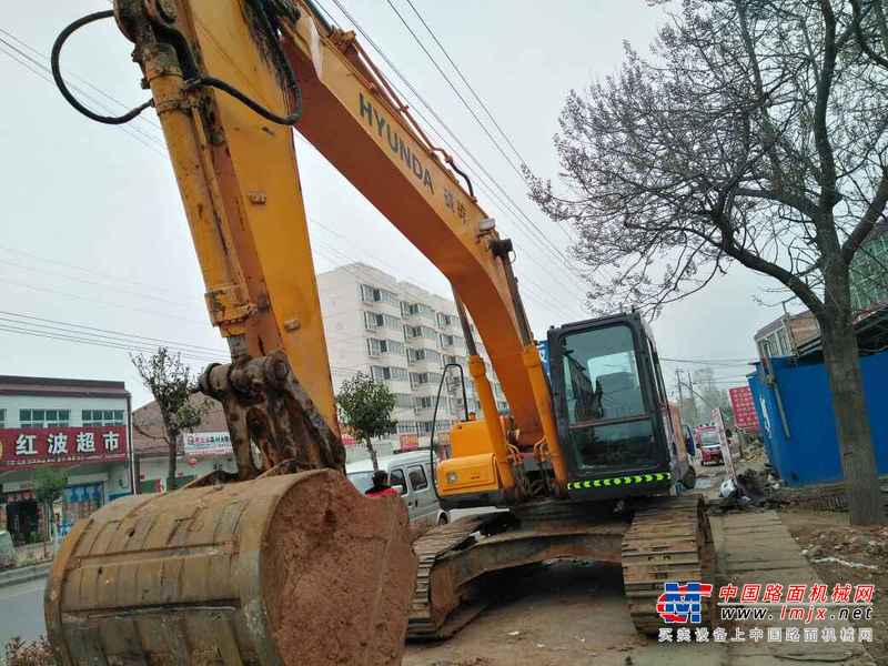 河南出售转让二手4500小时2014年现代R225LC挖掘机