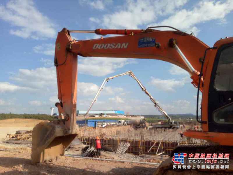 云南出售转让二手11568小时2006年斗山DH225挖掘机