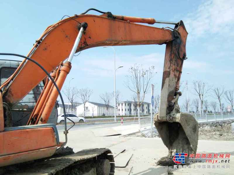 浙江出售转让二手12000小时2003年日立EX200挖掘机