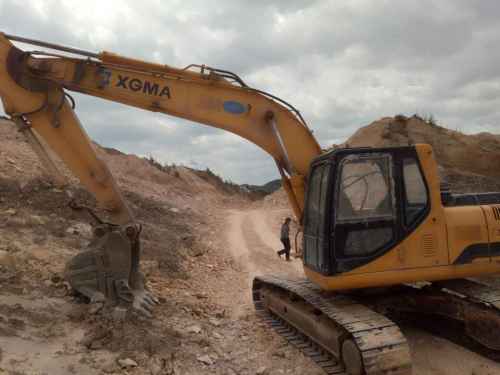 云南出售转让二手6150小时2011年厦工XG821挖掘机