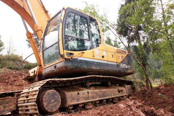 四川出售转让二手9577小时2011年现代R225LC挖掘机