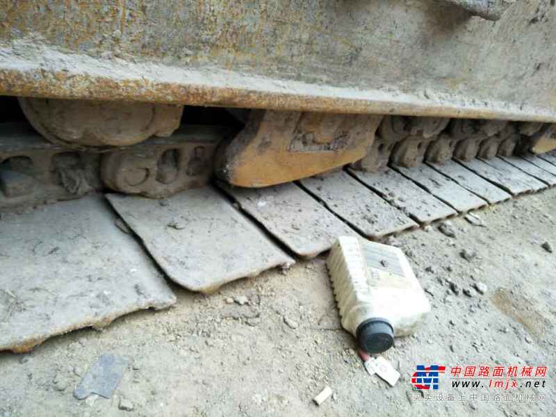 重庆出售转让二手15000小时2010年现代R275LC挖掘机