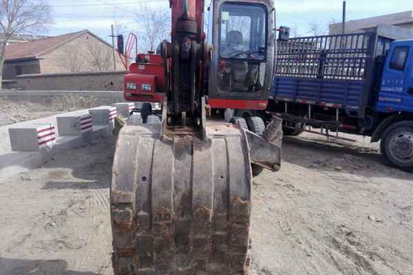 内蒙古出售转让二手3700小时2010年恒特重工轮挖HTL100A挖掘机