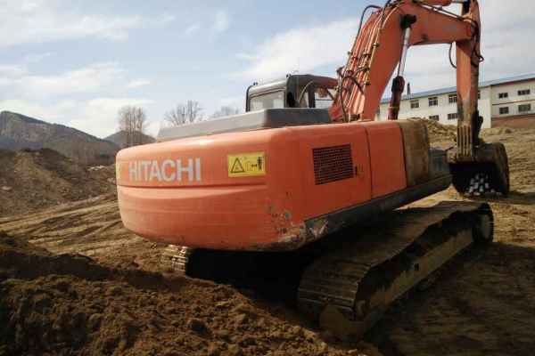 河北出售转让二手14000小时2011年日立ZX240挖掘机