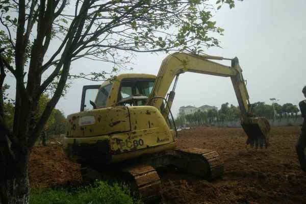 湖北出售转让二手13000小时2004年小松PC60挖掘机