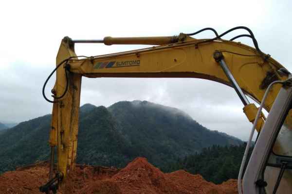 浙江出售转让二手16000小时2003年住友SH200A2挖掘机