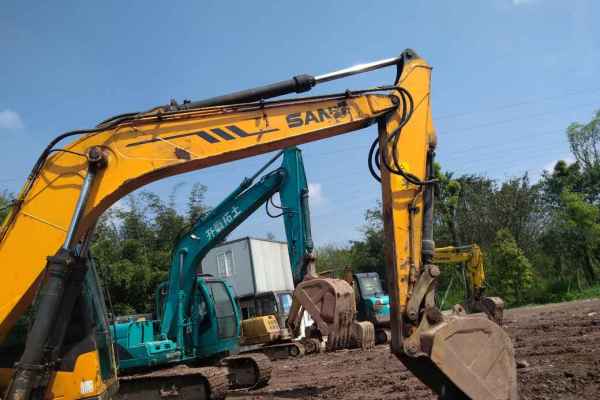 重庆出售转让二手5600小时2012年三一重工SY135C挖掘机