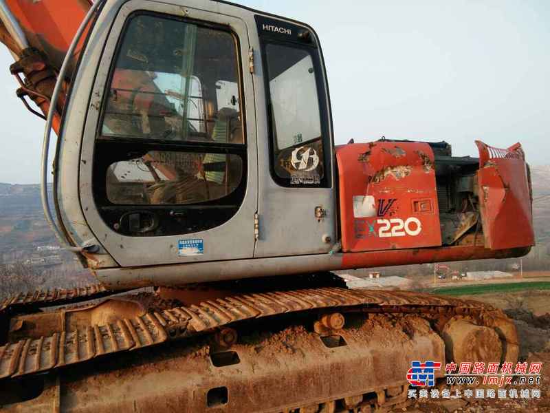 河南出售转让二手5000小时2006年日立EX220挖掘机