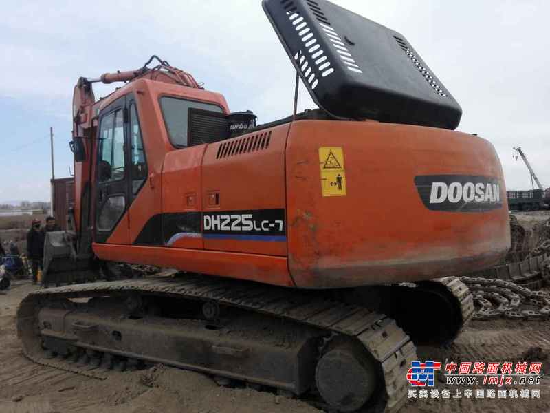 内蒙古出售转让二手15000小时2009年斗山DH225LC挖掘机