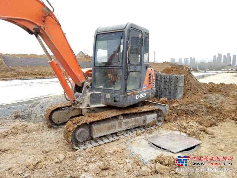 浙江出售转让二手5000小时2011年斗山DH55挖掘机