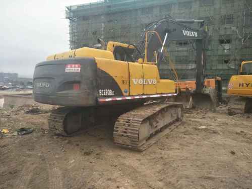 云南出售转让二手8000小时2009年沃尔沃EC210B挖掘机