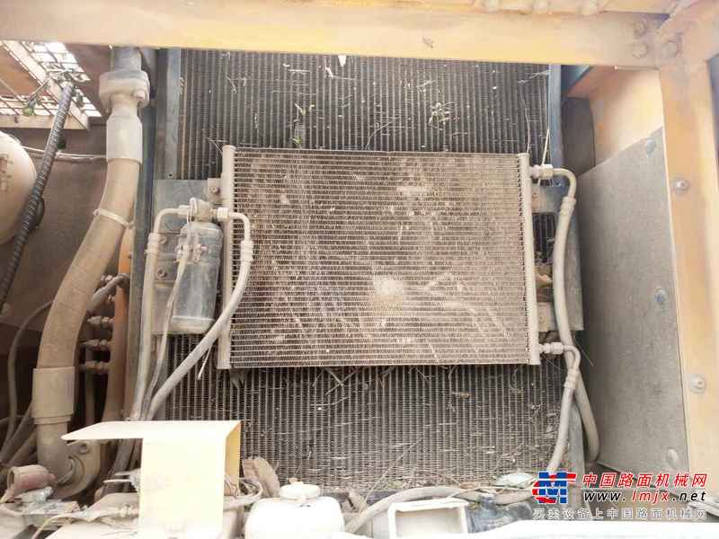 四川出售转让二手9000小时2009年现代轮挖R210W挖掘机