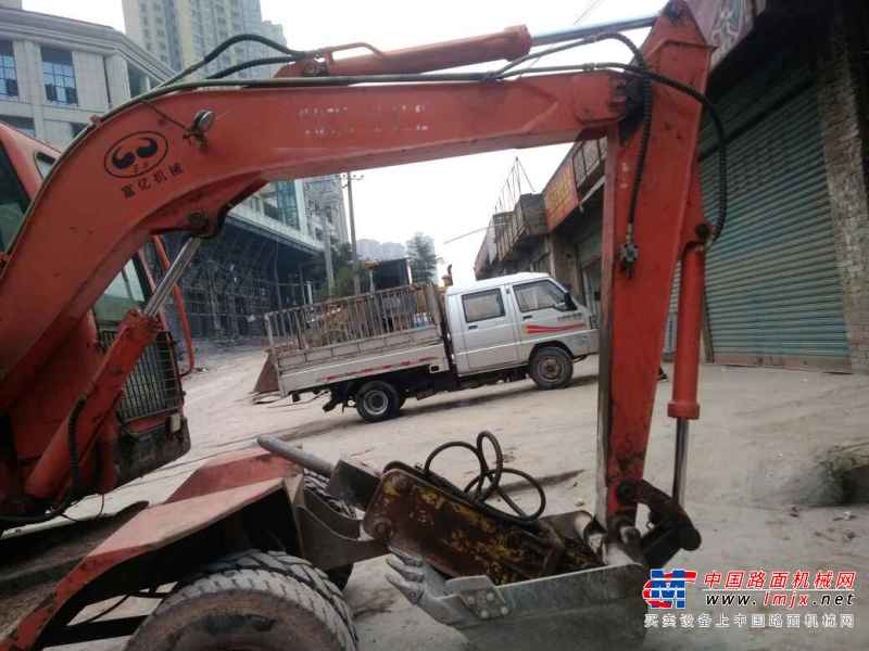 重庆出售转让二手2800小时2015年富亿机械FYW65挖掘机