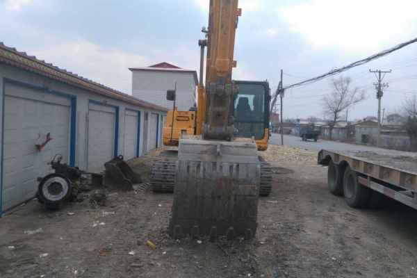 黑龙江出售转让二手8000小时2011年龙工LG6215挖掘机