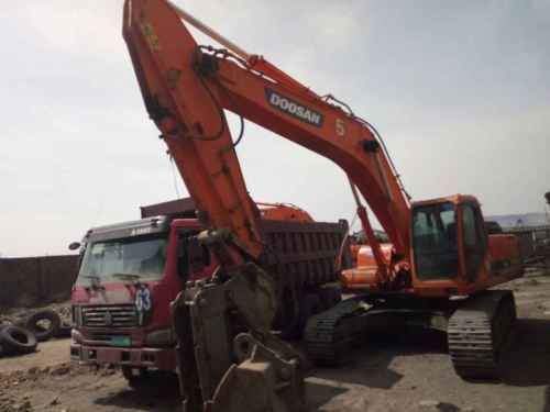 内蒙古出售转让二手9000小时2010年斗山DH300LC挖掘机