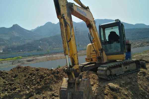 河南出售转让二手6000小时2012年小松PC56挖掘机
