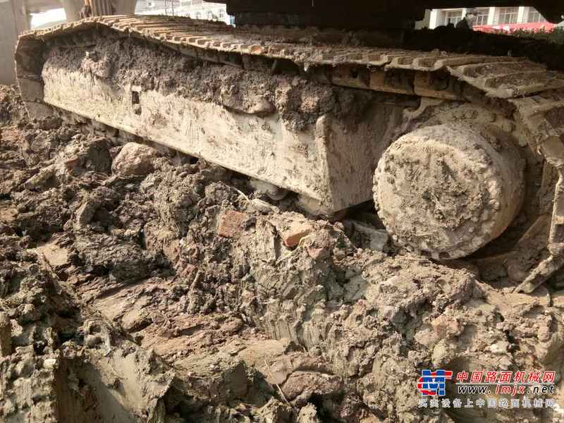 江苏出售转让二手16800小时2003年现代R210挖掘机