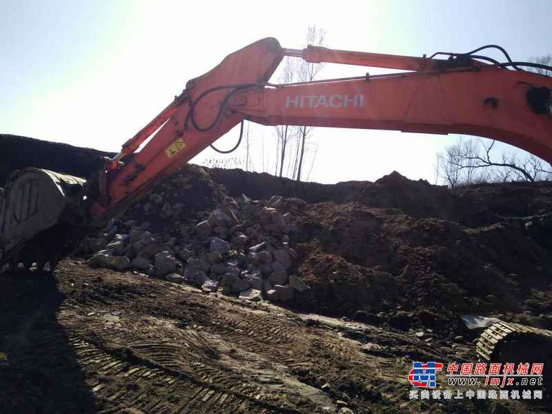 河北出售转让二手13000小时2011年日立ZX250H挖掘机