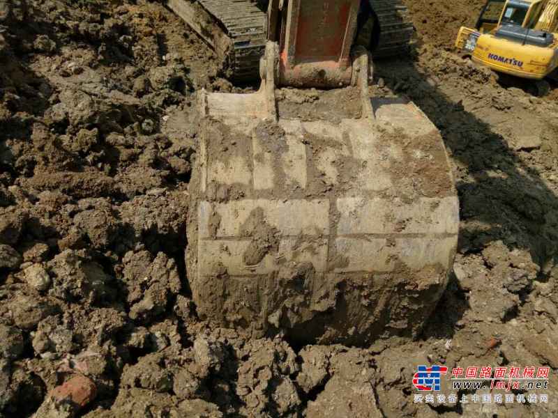 浙江出售转让二手4500小时2011年日立ZX200挖掘机