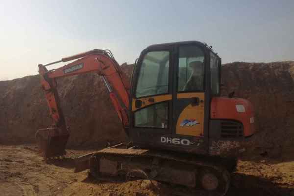 山西出售转让二手8000小时2008年斗山DH60挖掘机