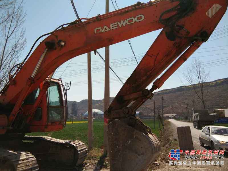 河南出售转让二手5000小时2005年大宇DH220LC挖掘机