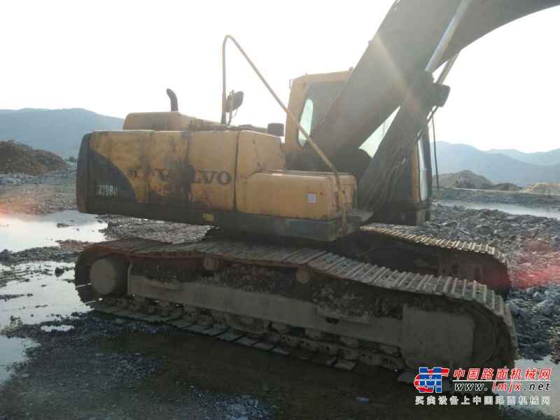 浙江出售转让二手10000小时2006年沃尔沃EC210BLC挖掘机