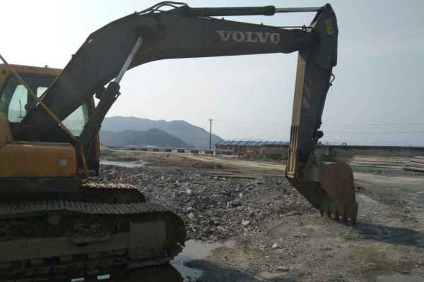 浙江出售转让二手10000小时2006年沃尔沃EC210BLC挖掘机