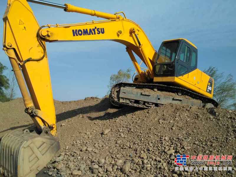 河南出售转让二手9000小时2008年小松PC220挖掘机