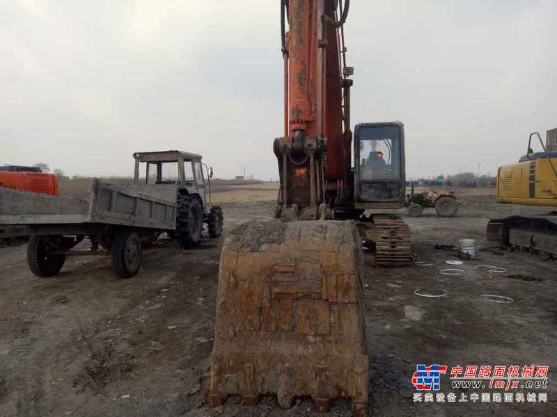 黑龙江出售转让二手20000小时2003年日立EX210挖掘机