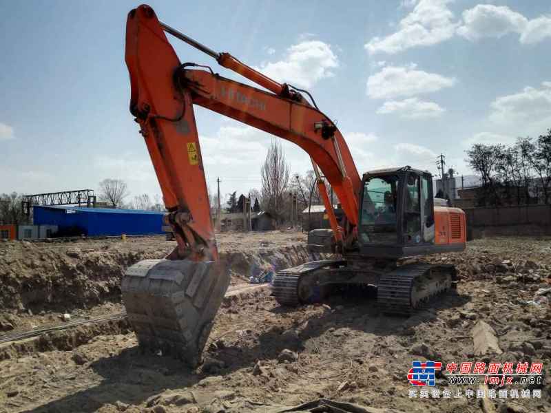 甘肃出售转让二手7000小时2011年日立ZX240挖掘机