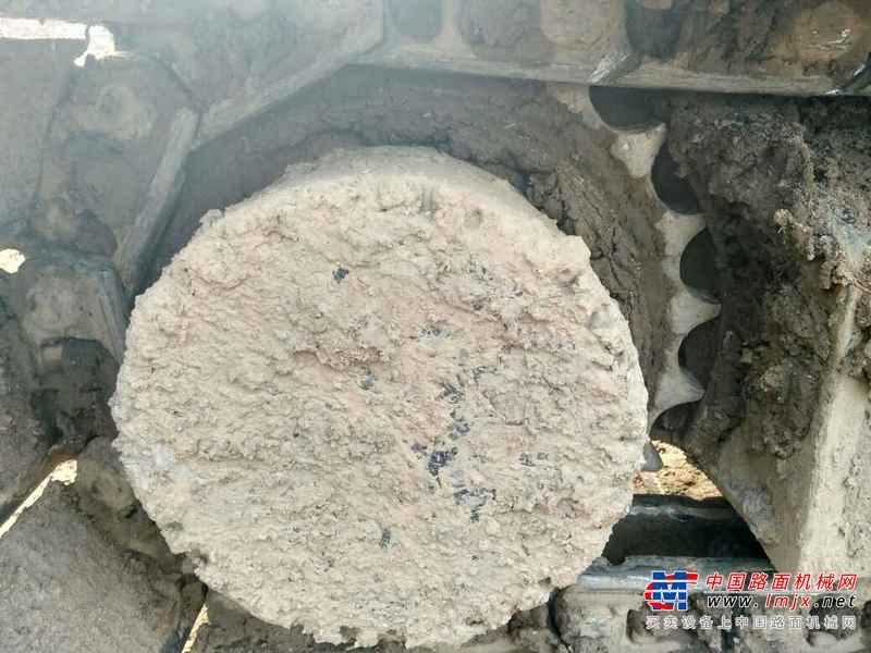 河北出售转让二手9000小时2011年住友SH200挖掘机