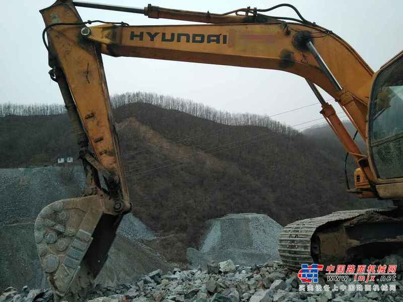 河南出售转让二手10000小时2008年现代R215挖掘机