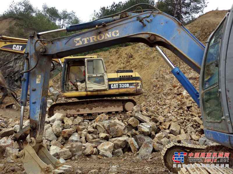 江西出售转让二手7600小时2012年山重建机GC88挖掘机