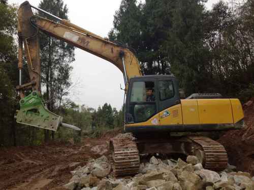 四川出售转让二手7200小时2013年山重建机JCM924D挖掘机