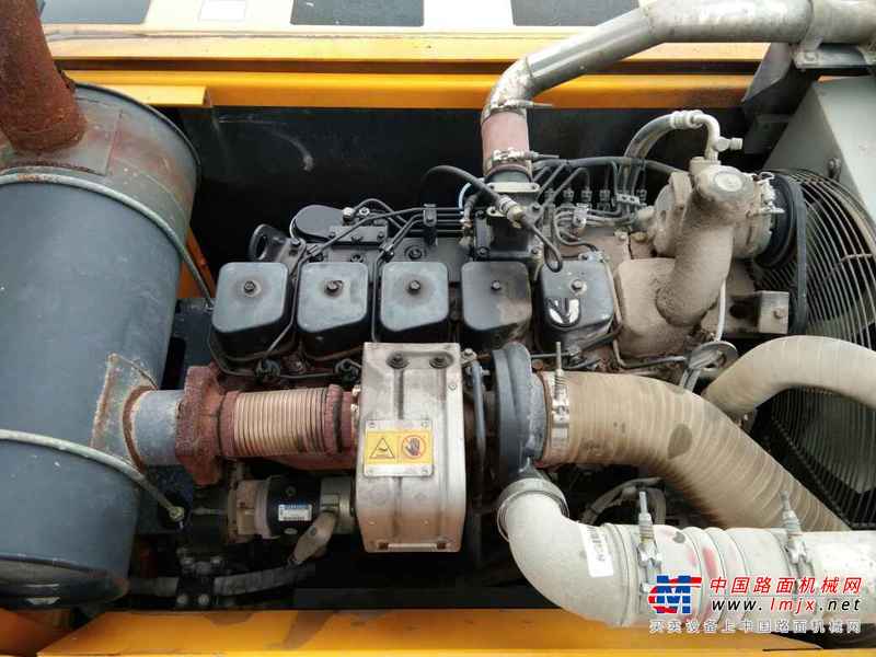 浙江出售转让二手5000小时2011年龙工LG6220D挖掘机