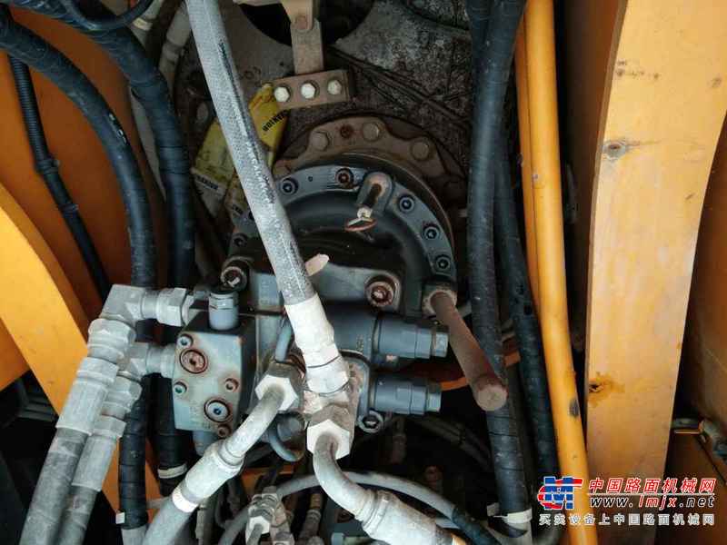 浙江出售转让二手5000小时2011年龙工LG6220D挖掘机