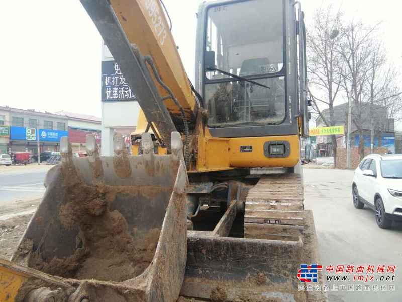 河南出售转让二手3000小时2013年徐工XE60挖掘机