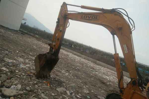 浙江出售转让二手7000小时2011年福田雷沃FR65挖掘机