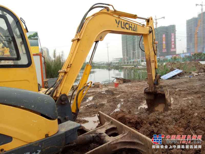 广西出售转让二手6589小时2011年玉柴YC60挖掘机
