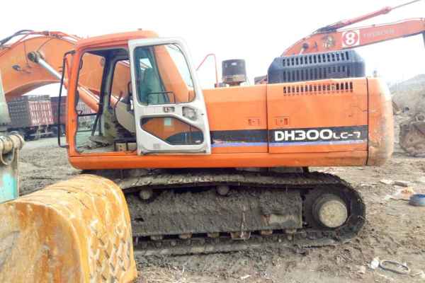 宁夏出售转让二手10000小时2007年斗山DH300LC挖掘机