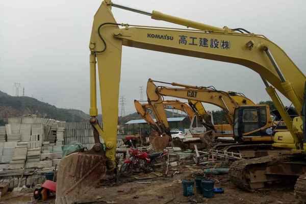 广东出售转让二手15300小时2003年小松PC200挖掘机