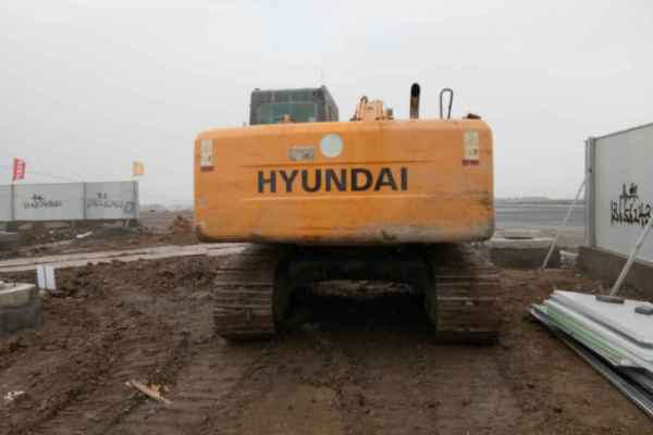 江苏出售转让二手2800小时2010年现代R215挖掘机