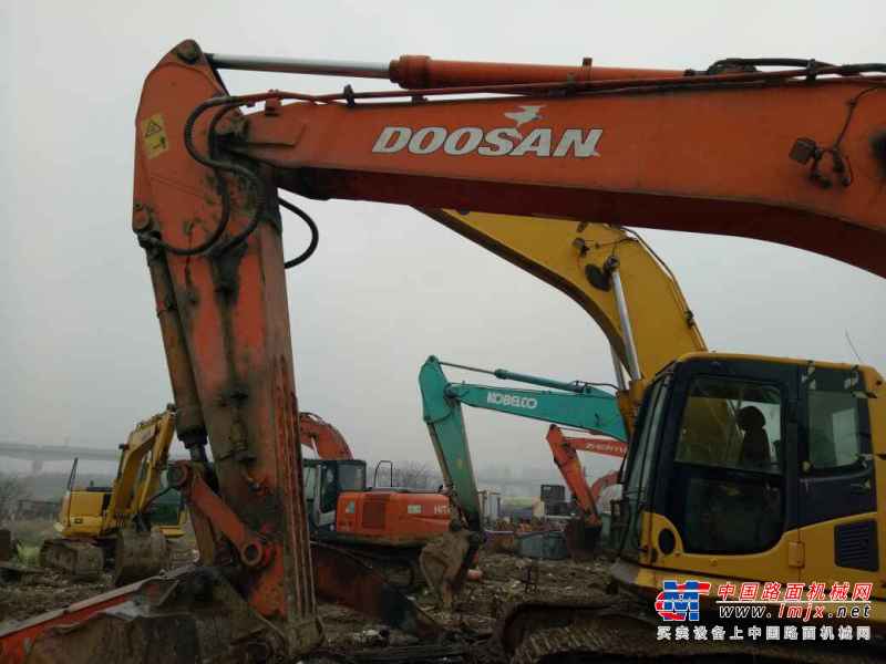 浙江出售转让二手5000小时2010年斗山DH220LC挖掘机