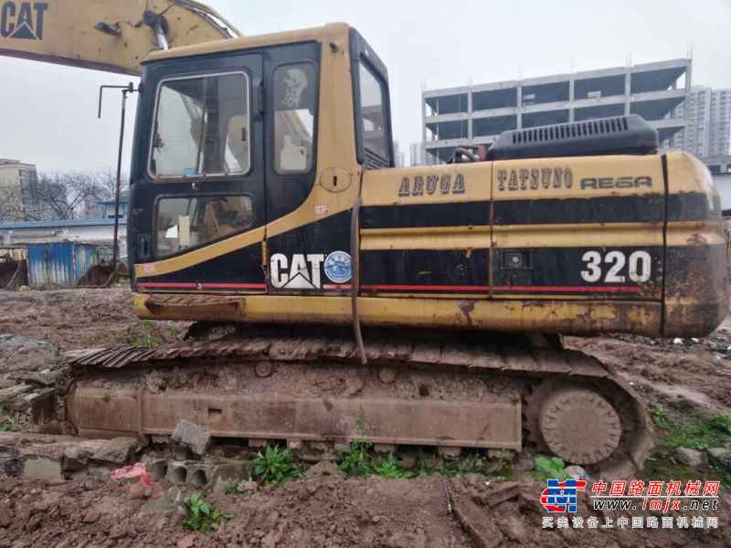 重庆出售转让二手25000小时2003年卡特彼勒320V2挖掘机