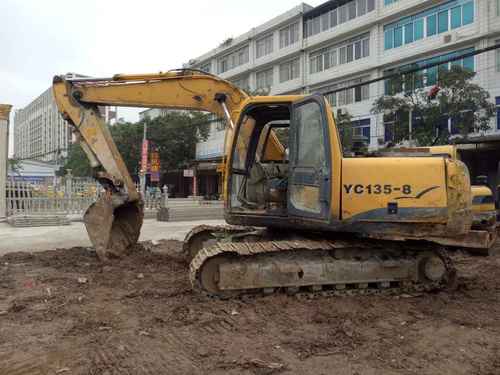 广西出售转让二手9857小时2010年玉柴YC135挖掘机
