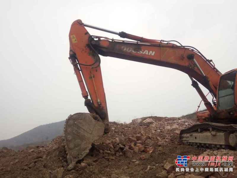 河南出售转让二手13000小时2008年斗山DH370LC挖掘机
